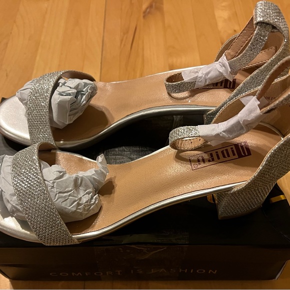 IDIFU WOMEN'S COOKIE-LO LOW BLOCK HEELS CHUNKY SANDALS ANKLE STRAP WEDDING SHOES - Picture 4 of 7